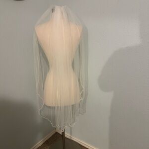 Elegant White Bridal Veil